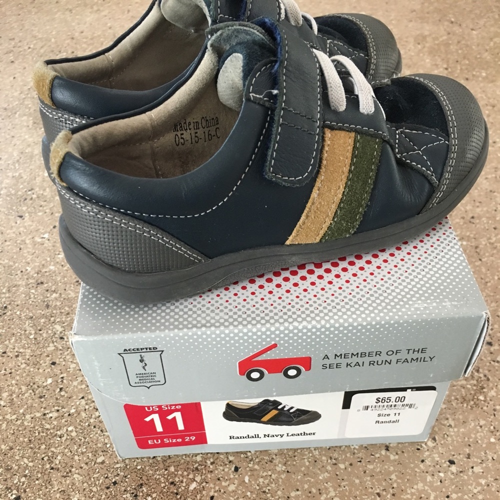 Toddler shoes/sneakers